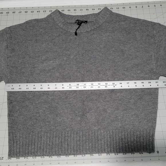 Express puffy bishop sleeve sweater - Picture 4 of 4
